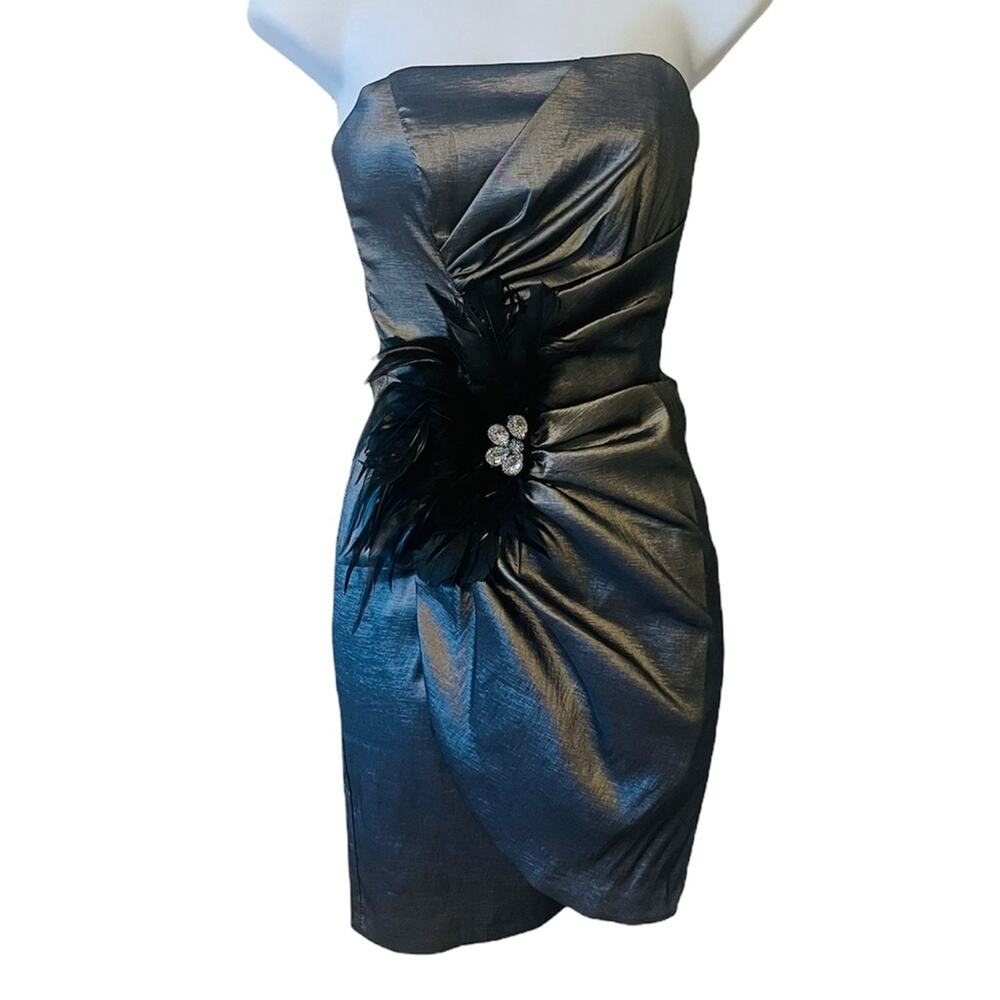 Betsy & Adam Women's Strapless Feather Brooch Dress